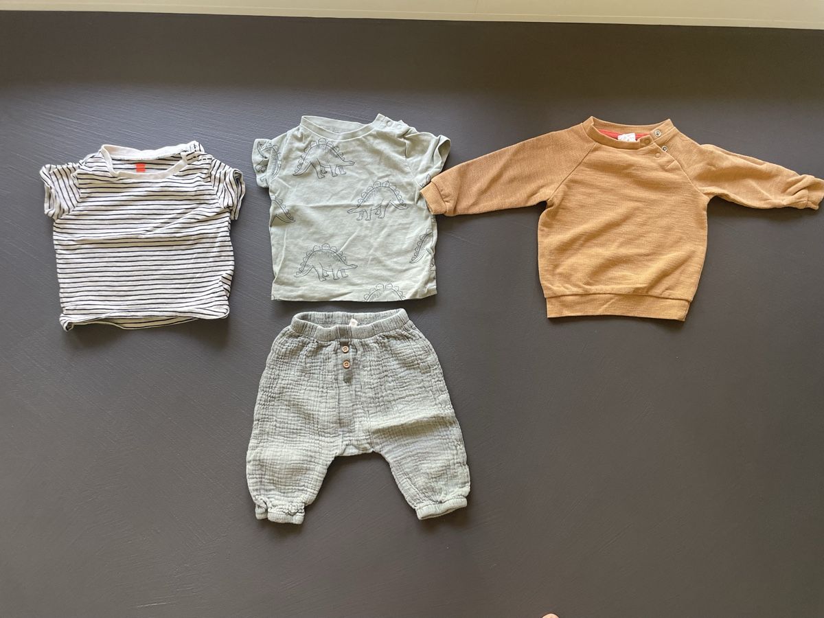 Lotti & Set di vestiti: Hema Set in Gr 62  – Usato da Maienfeld venduto da viola93