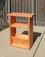 Beistelltisch aus massivem Holz