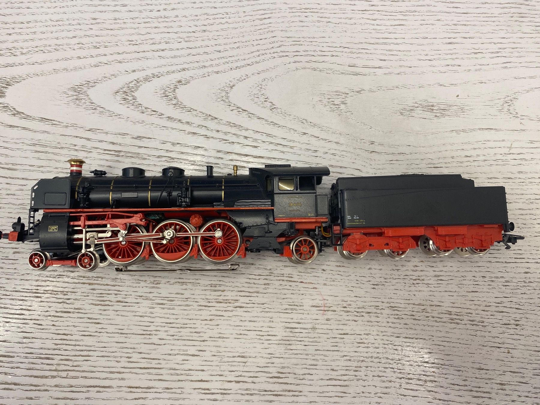 Märklin Modellini di ferrovie: Märklin 3518 DRG BR18.4 – Usato da Lupsingen venduto da New-Haven 1