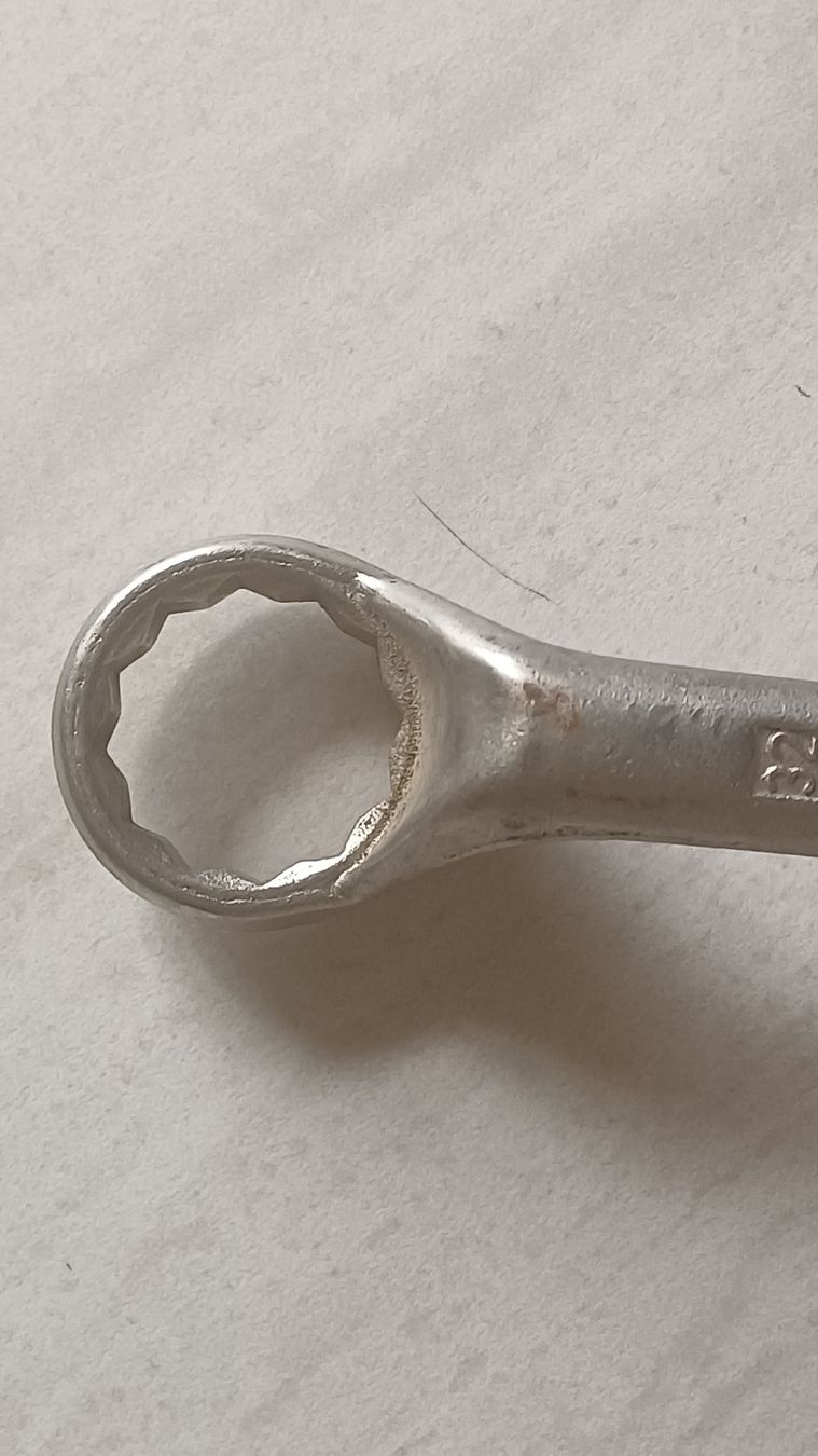 Schlüssel: Grosser Ringschlüssel  – Gebraucht aus Flawil von Pinkmalibu 5