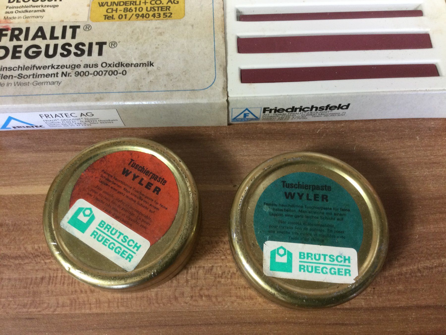 Schaublin Tutte le macchine: Posten gebrauchte Tuschierpaste und Abziehsteine – Usato da Wangen SZ venduto da kuriosum12 1