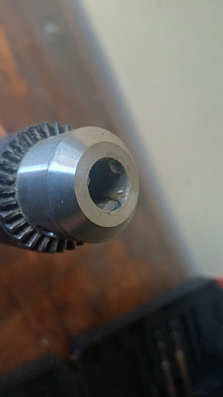 Alle Maschinen: Spitz -  Bohrmaschine  BlackDecker – Gebraucht aus Flawil von Naphtali 2
