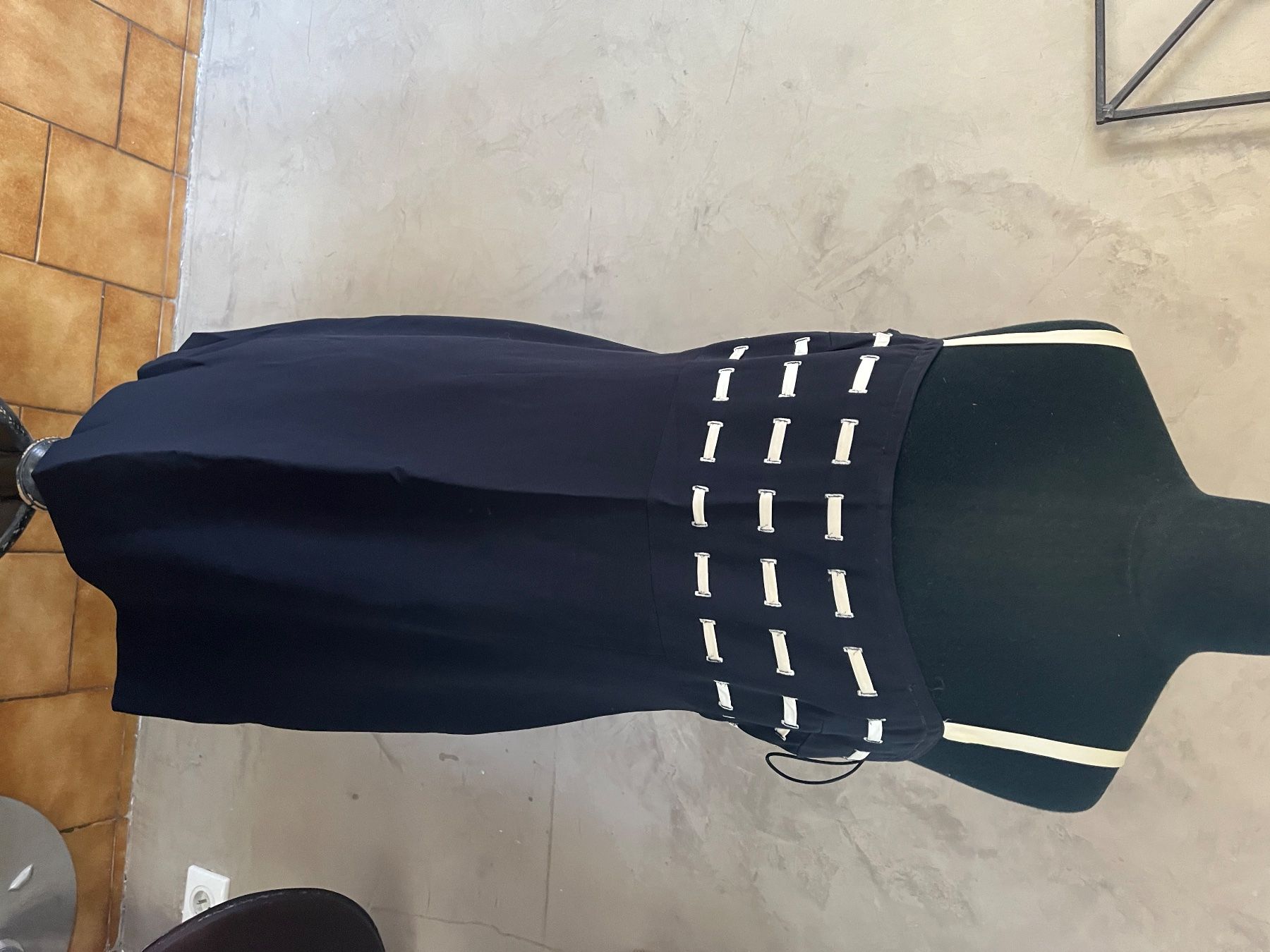 Moschino Vestiti: Robe moschino Taille M – Usato da Veyrier venduto da kimedovapa