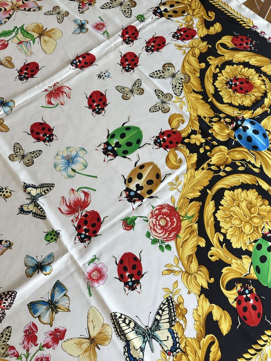 Versace Foulards, Tücher & Schals: Versace Foulard Schal Tuch – Gebraucht aus Baden von GregK02 7
