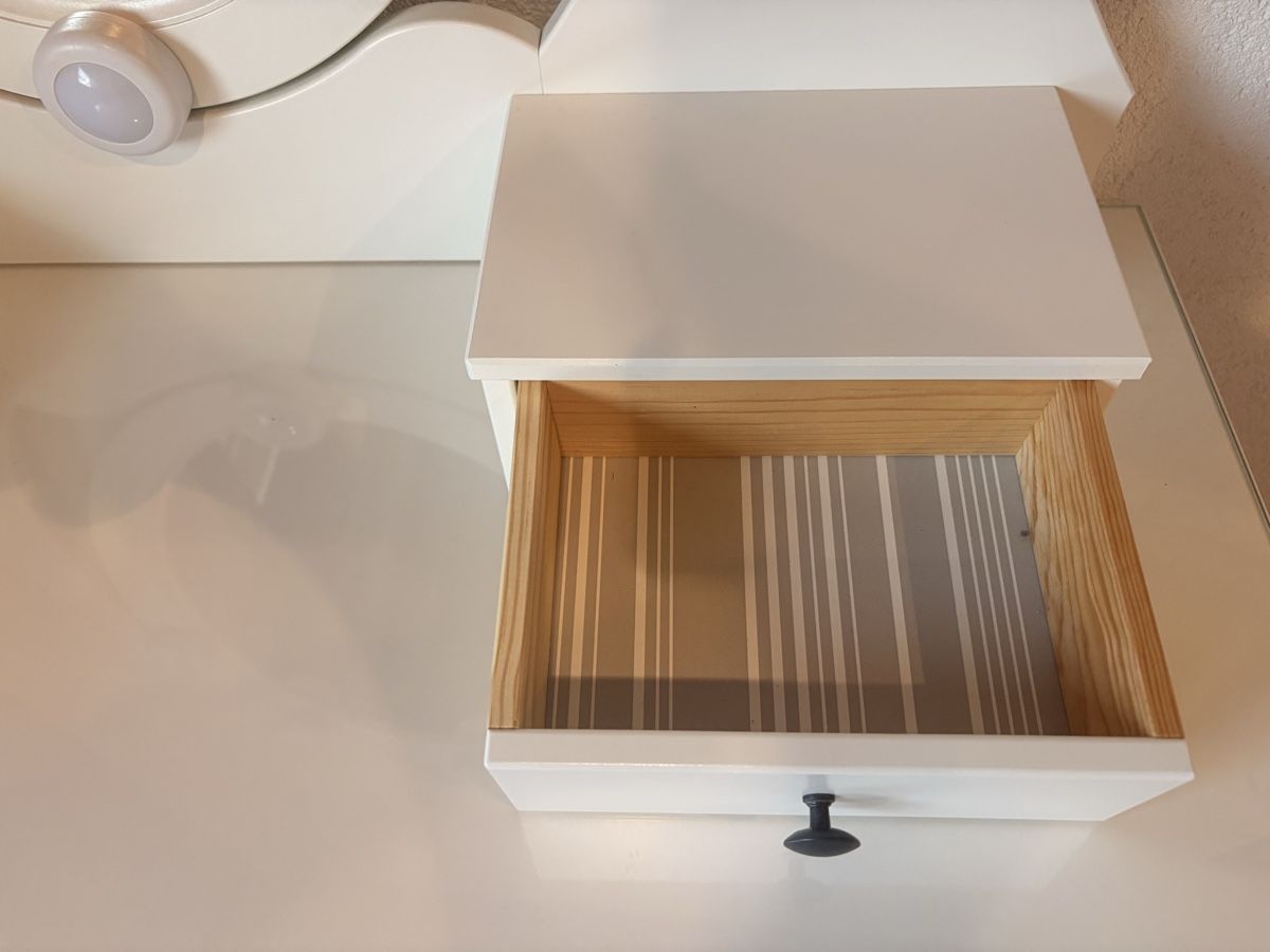 Ikea Coiffeuses: Ikea Schminktisch mit Holzhocker – D'occasion à Spreitenbach par ila_7dfn 2