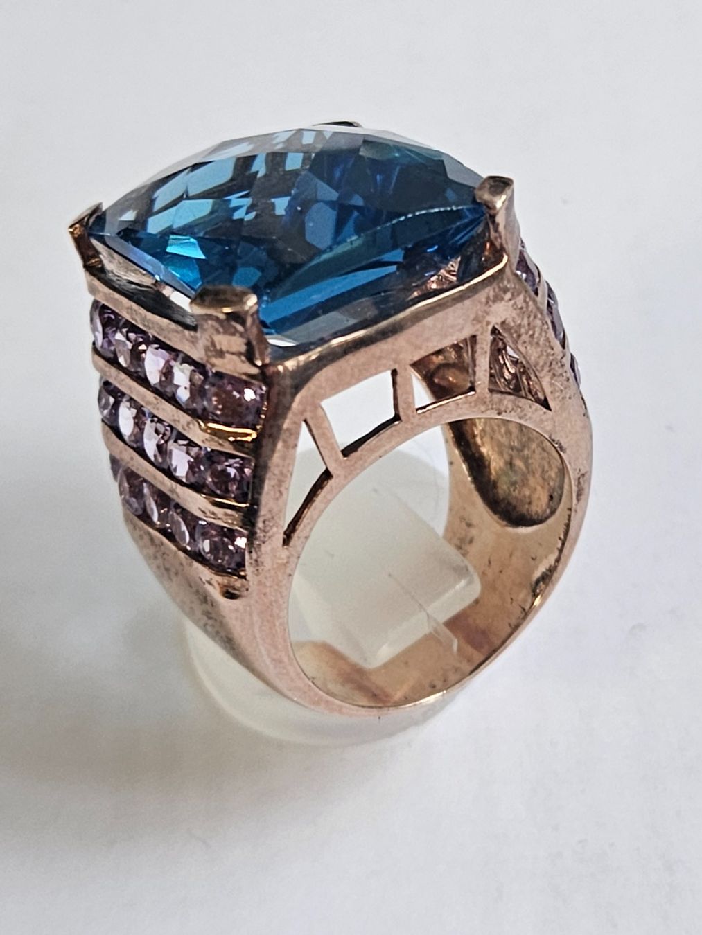 Anelli: Massive Ring mit blauaem Topas und Amethisten Grösse 58 – Nuovo (secondo la descrizione) da Zürich venduto da Bieter04 8