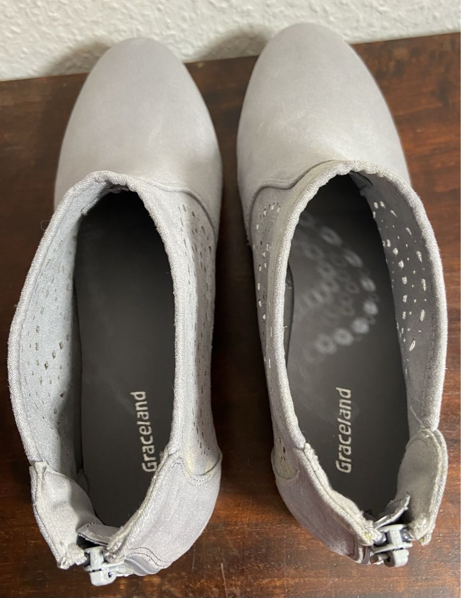 Graceland Scarpe da donna: Stiefeletten mit Lochmuster Gr. 38 hellgrau – Nuovo (secondo la descrizione) da Fislisbach venduto da KolibriSecondhand 5