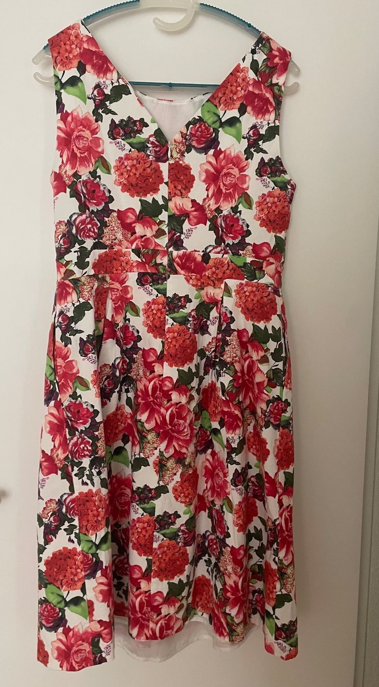 Hallhuber Vestiti: Kleid Blumenkleid Hallhuber Grösse 40 – Usato da Kriens venduto da Mayang 2