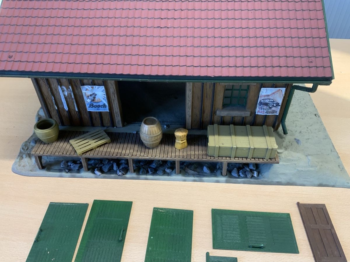 LGB Modellini di ferrovie: LGB Schuppen – Usato da Niederuzwil venduto da Miami1999