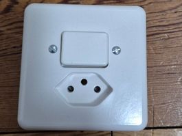UP Kleinkombi Sch3 und Steckdose T13