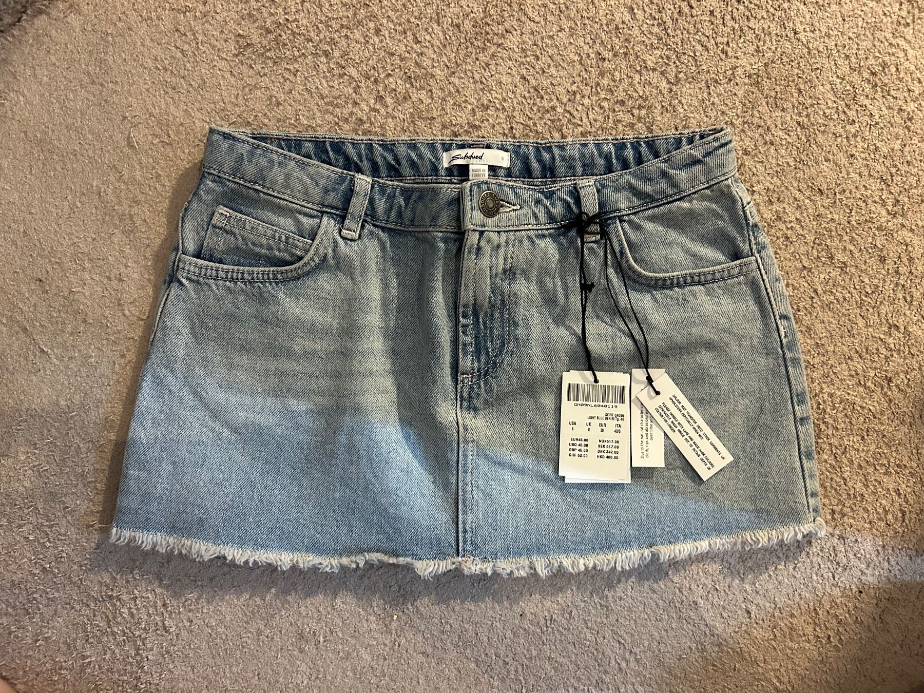 Gonne: Subdued Jeans-Rock Neu – Nuovo e nell'imballaggio originale da Frauenfeld venduto da hannamaria29