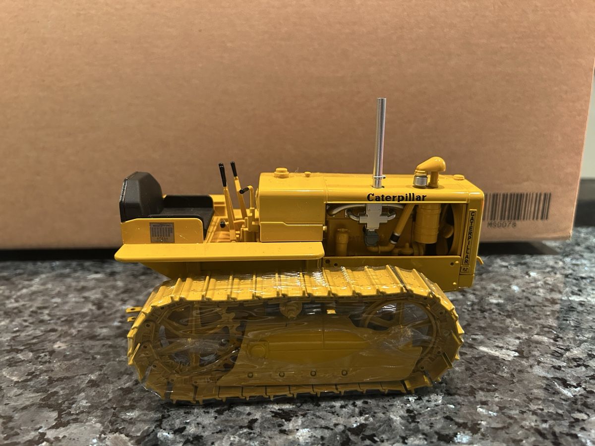 Caterpillar Kit di modellismo & Modellini statici: Caterpillar r2, speccast , 1:16 – Nuovo (secondo la descrizione) da Horw venduto da Tigercat635 2
