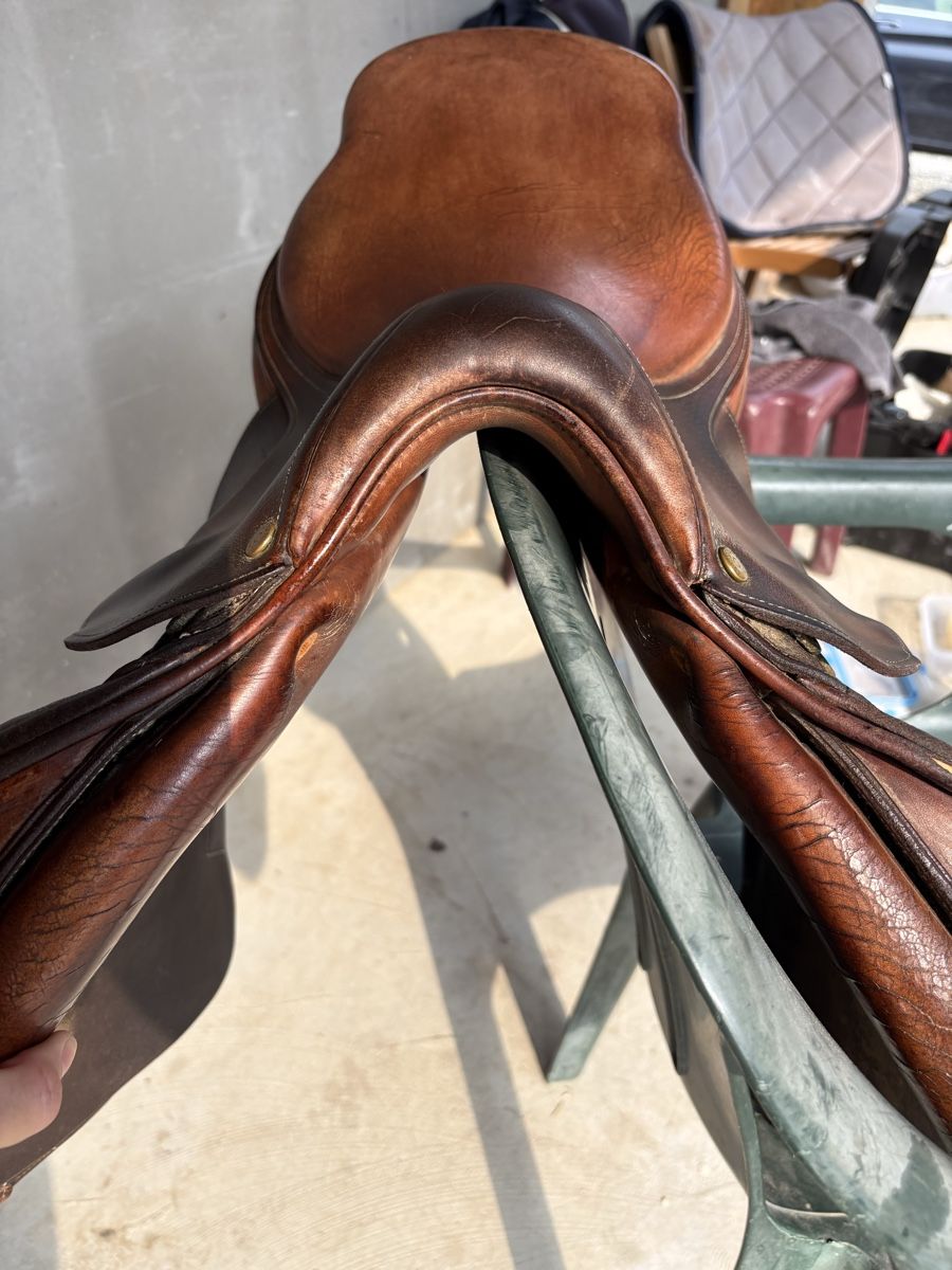 Selles, accessoires: Selle Bruno Delgrange 17.5 – D'occasion à Puplinge par Mady88 2
