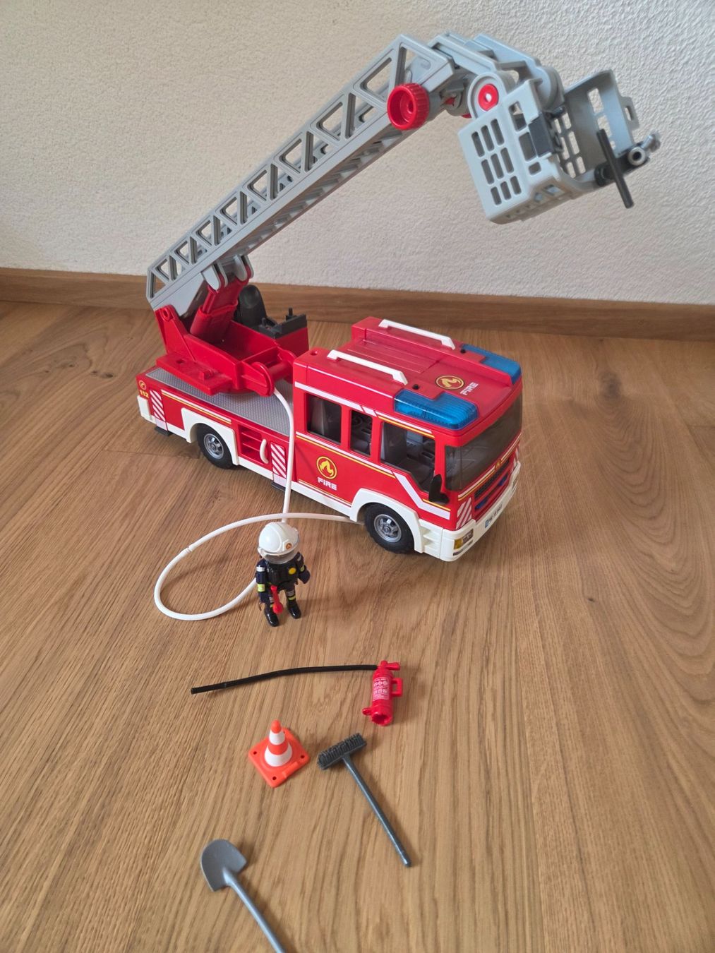 Playmobil Giocattoli: Playmobil Feuerwehrauto – Usato da Bad Ragaz venduto da jasmineh