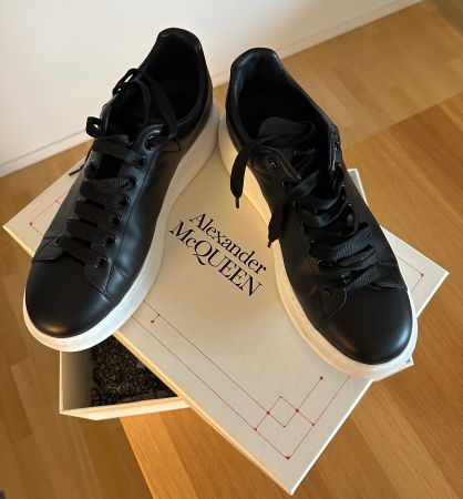 Alexander McQueen oversized sneaker 42.5