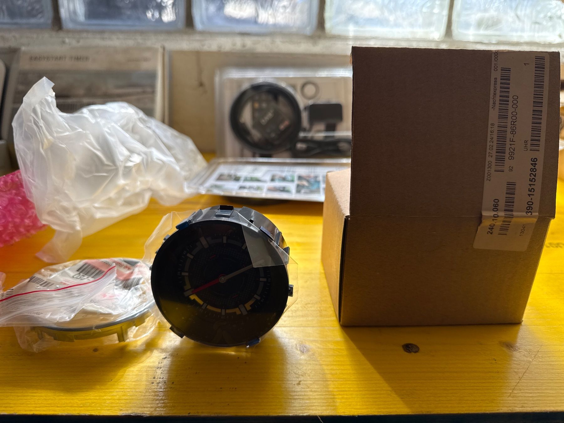Suzuki Tutti pezzi di ricambio auto: Suzuki Vitara Zubehör Uhr – Nuovo e nell'imballaggio originale da Pieterlen venduto da gar_hb8c