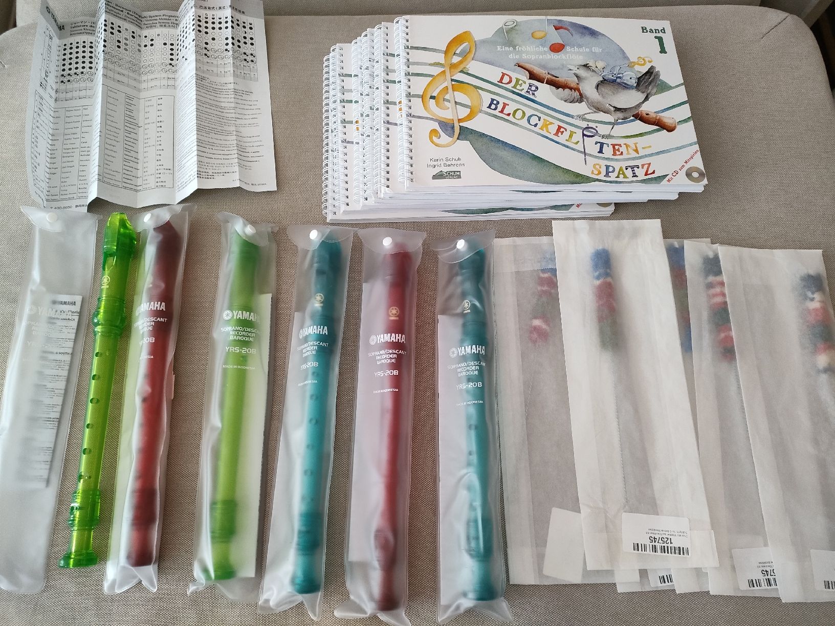 Yamaha Musikinstrumente: 6 Blockflöten Yamaha mit 6x Notenheft – Neu und originalverpackt aus Bern von Lidia.5