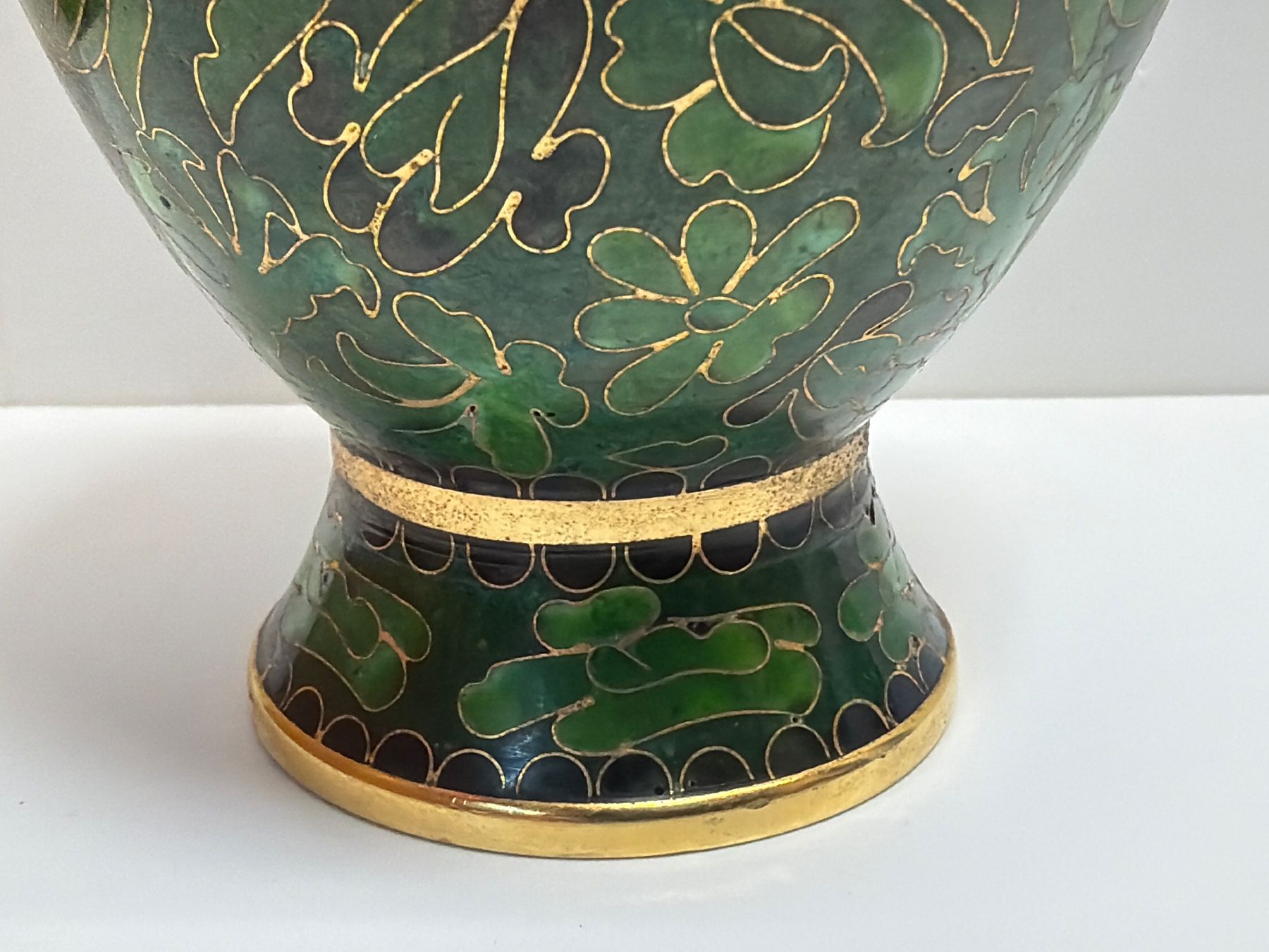 Vasen & Gefässe: VASE CLOISONNE ZWEI GRÜNE DRACHEN – Gebraucht aus Matzingen von exklusives 7