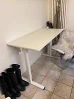 Höhenverstellbarer Schreibtisch BEKANT IKEA