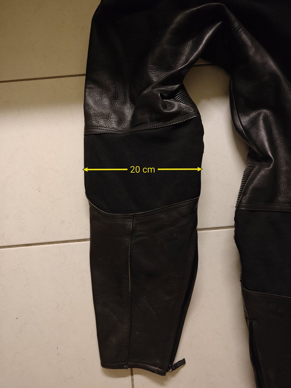 IXS Pantaloni: IXS Motorrad Lederhose Gr. 52 – Usato da Basel venduto da Tiger16 5