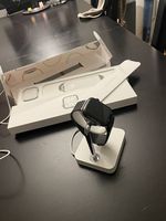 Apple Watch Series 7 Edelstahl + Belkin Charger