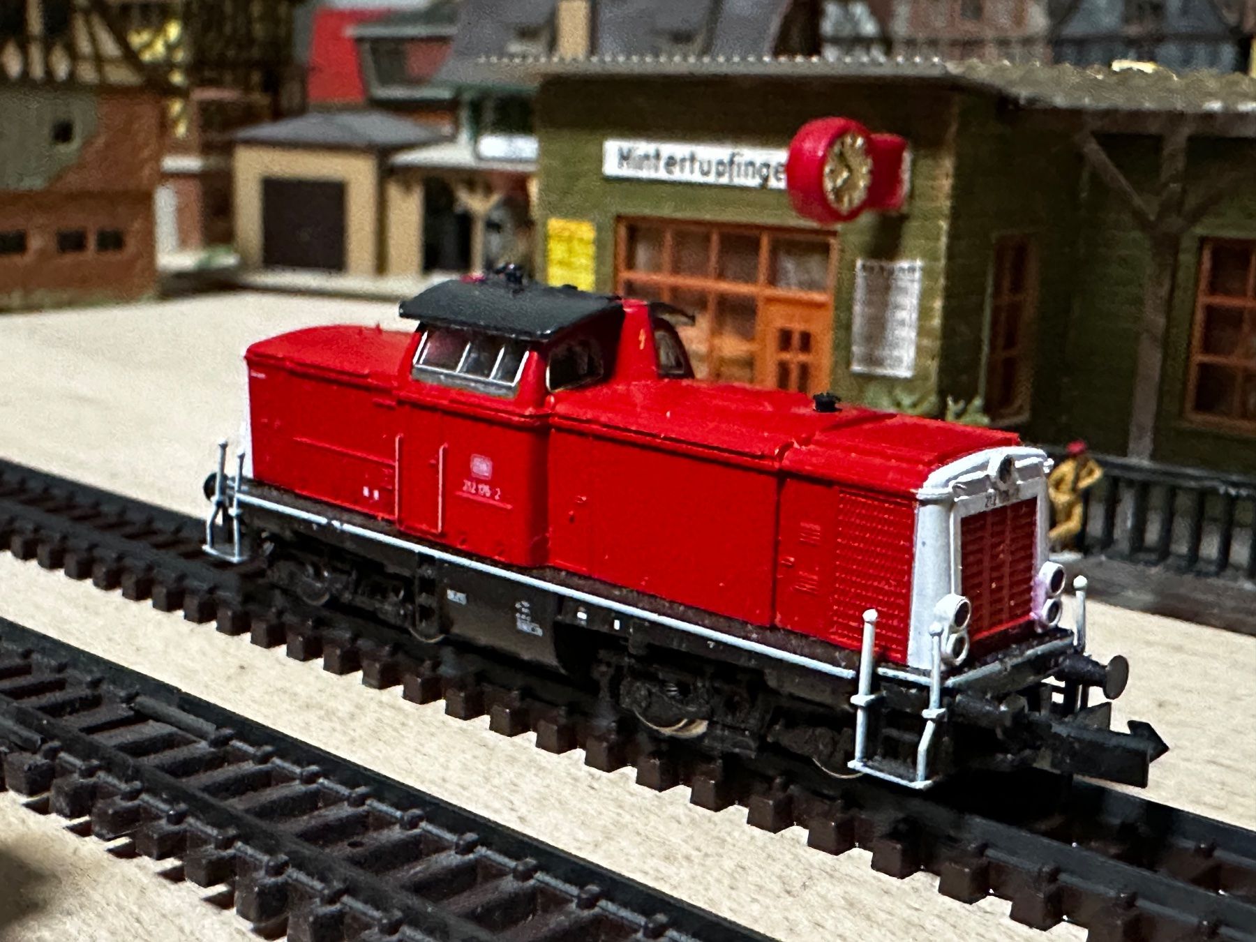 Arnold Modellini di ferrovie: Arnold-N Diesellok BR 212 176-2 – Usato da Abtwil SG venduto da Sportedelweiss
