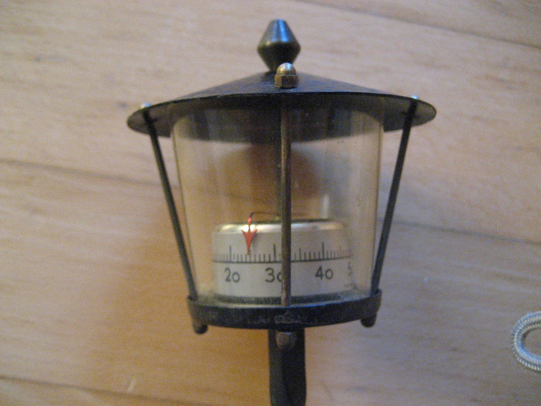 Autres articles pour la maison: Thermometer in Lampenform – D'occasion à Unterengstringen par Olifant4 2