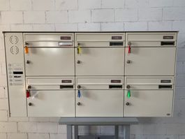 Renz Briefkasten / Briefkastenanlage 6 Partien Sonnerie