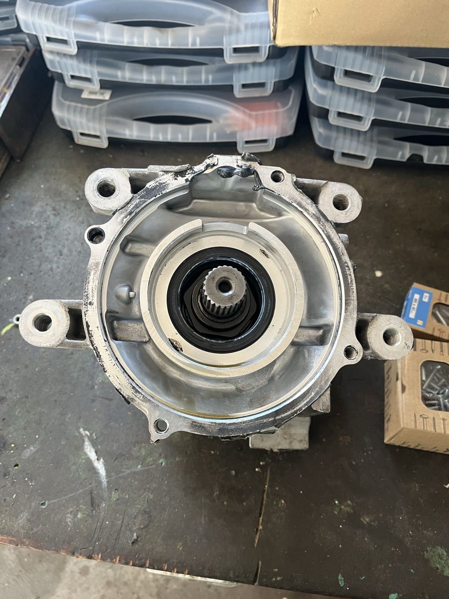 Mazda Tutti pezzi di ricambio auto: Mazda CX5 Differential hinten – Difettoso da Wuppenau venduto da Roman.M6165 1