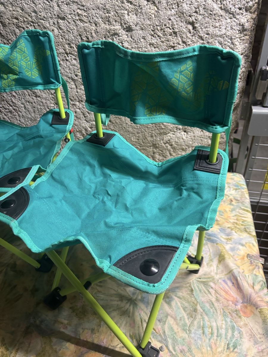 Sedie: Chaises de camping pour enfant  – Nuovo (secondo la descrizione) da Neuchâtel venduto da mal_9tg9 1