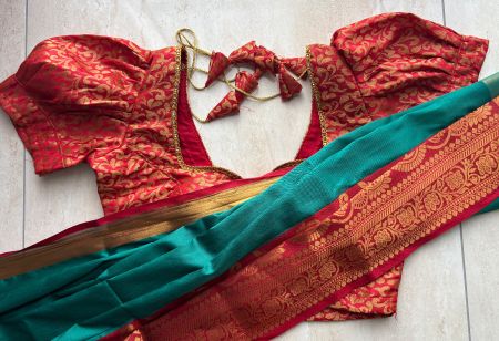indischer/tamilischer Sari, grün/rot