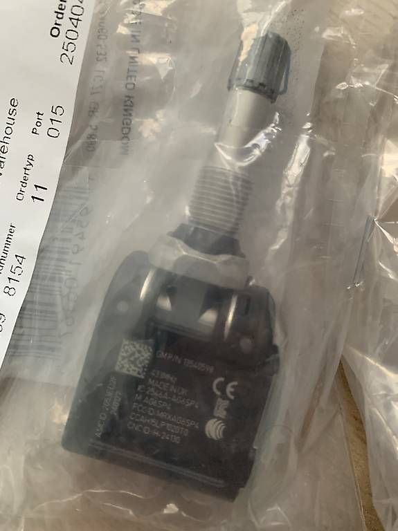 GM Tutti pezzi di ricambio auto: Reifendruck-Sensor - GM (13540598) mit Mutter – Nuovo e nell'imballaggio originale da Oftringen venduto da Dario.01B 1