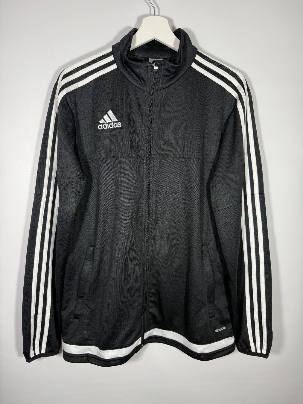 Adidas Pullover & Sweatshirts: Adidas Trainingsjacke  M – Gebraucht aus Mühledorf BE von ericgrunder_12