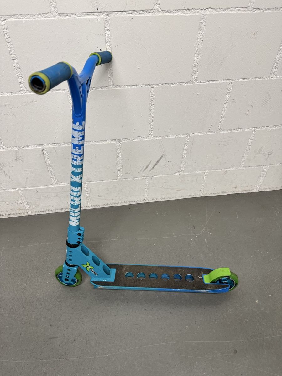 Micro Kickboard: Stuntroller Xtreme blau grün gebraucht – Usato da Möhlin venduto da franky76