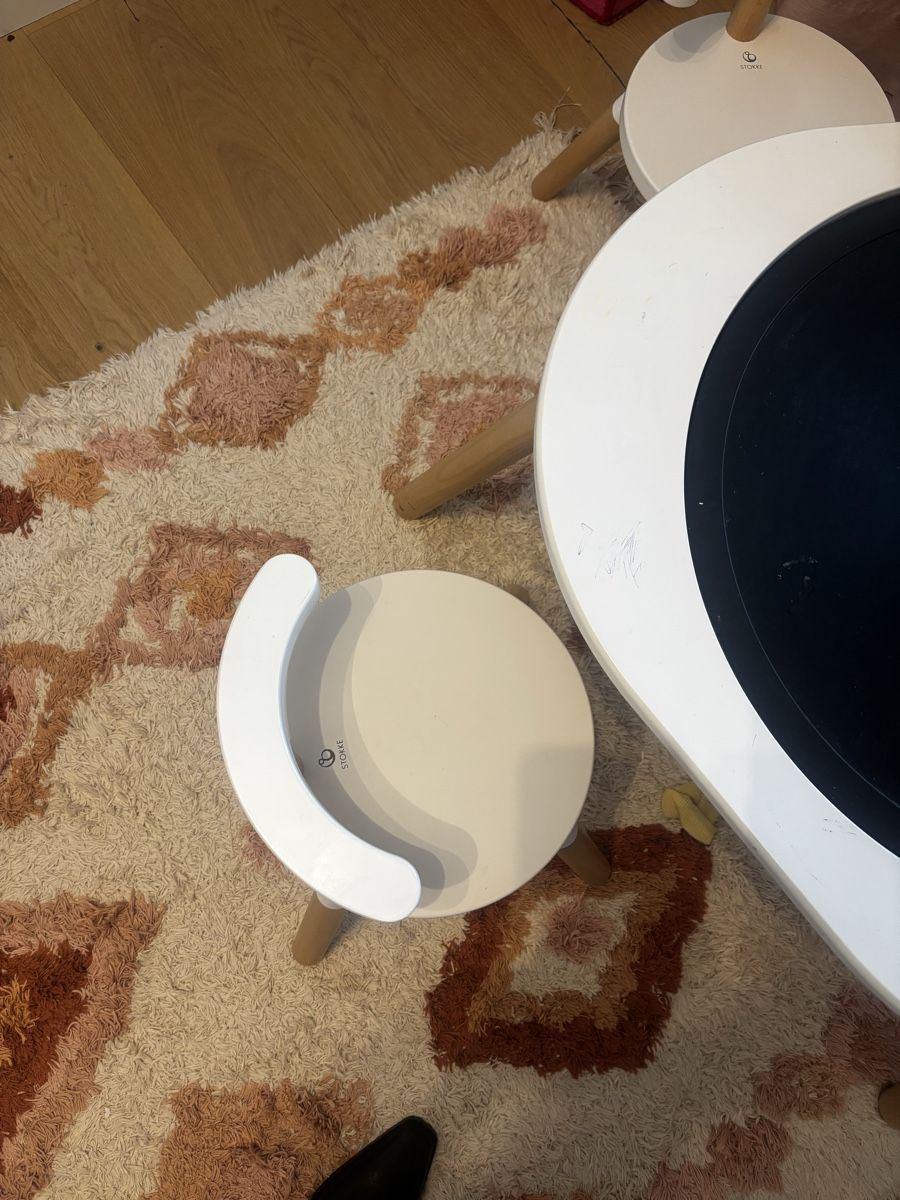 Tischset: Stokke MuTable Kindertisch mit Stuhl weiss gebraucht – Gebraucht aus Cham von Giulia1009 1