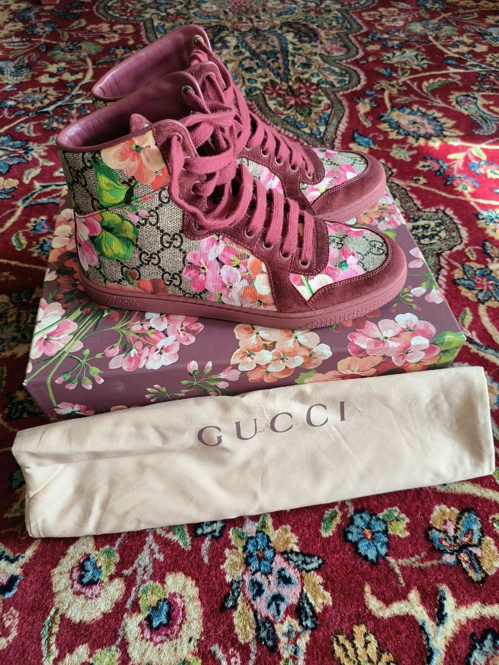 Gucci Scarpe da uomo: Gucci Sneakers Hydrangea EUR35.5 – Nuovo (secondo la descrizione) da Grand-Lancy venduto da starfish1980 1