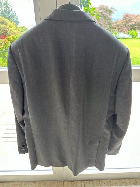 Hugo Boss Jacken: GIACCA BAUMER MAI INDOSSATA NUOVA – Gebraucht aus Davesco-Soragno von cap_67b9 2