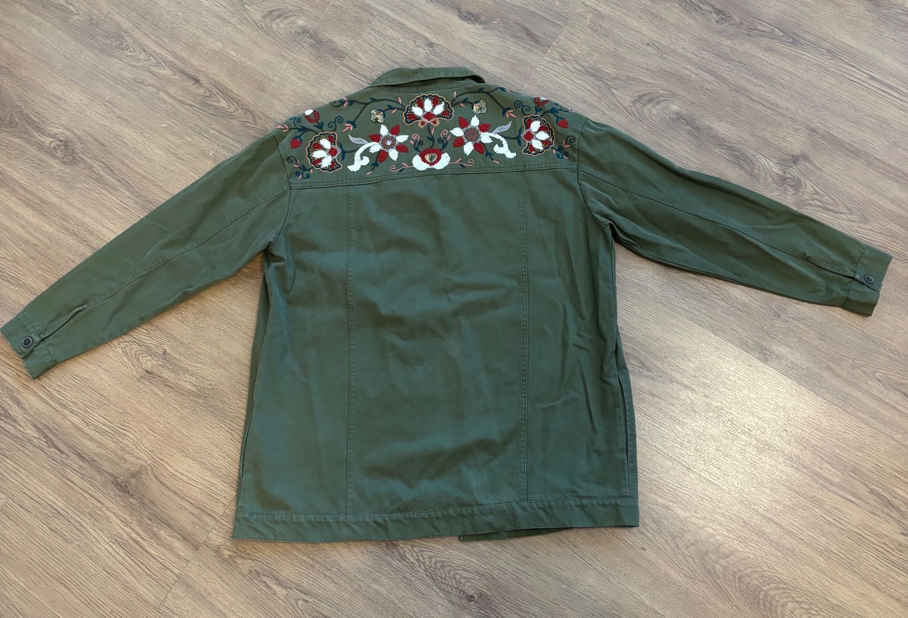 Pull&Bear Giacche: coole Jacke Pull & Bear - Blumenstickerei - Gr. S/M – Nuovo (secondo la descrizione) da Brügg BE venduto da doppelsalchow 2