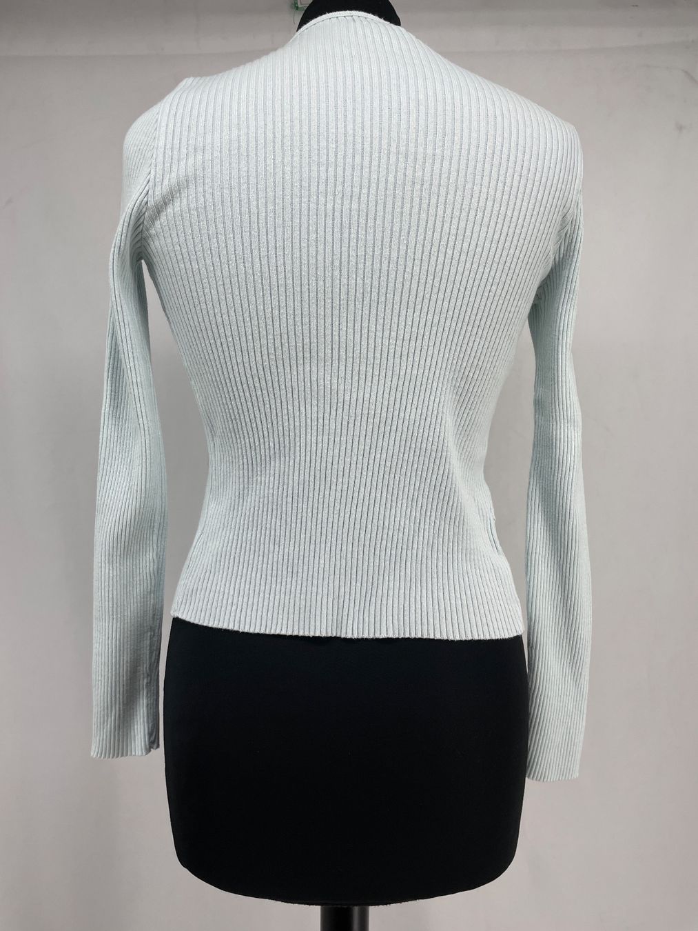 Kookai Top: KOOKAI Crop top bleu à manches – Usato da Lausanne venduto da PlusValue_Lausanne 1