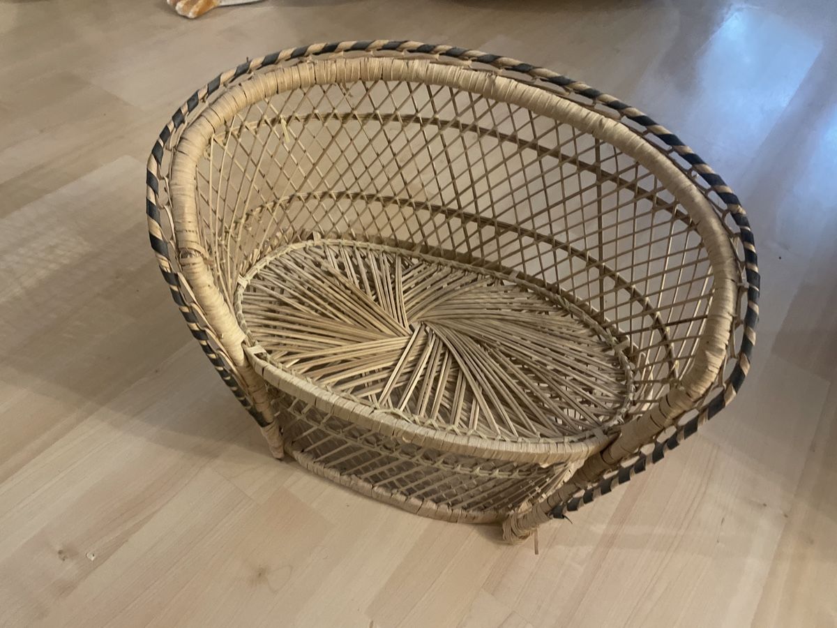 Spielzeuge: Geflochtener Puppenstuhl – Gebraucht aus Schaffhausen von Kolibri023