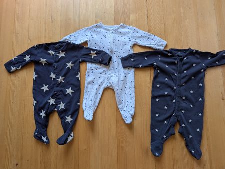 3 Baby Strampler/ Pyjamas Next Gr. 62 Sternenmuster