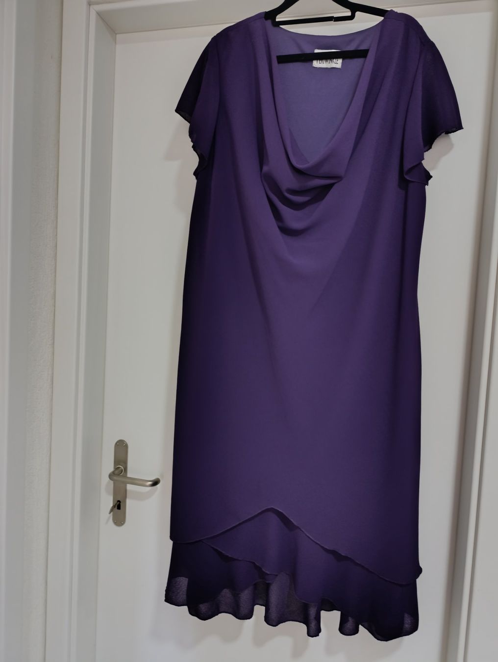 Vestiti: Robe violette – Nuovo (secondo la descrizione) da St-Cergue venduto da Neviana