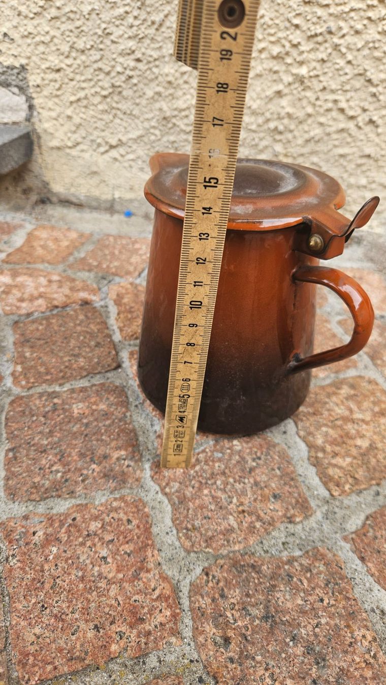 Caraffe: Brocchetta in metallo smaltato con coperchio – Usato da Melano venduto da H-Sara 1
