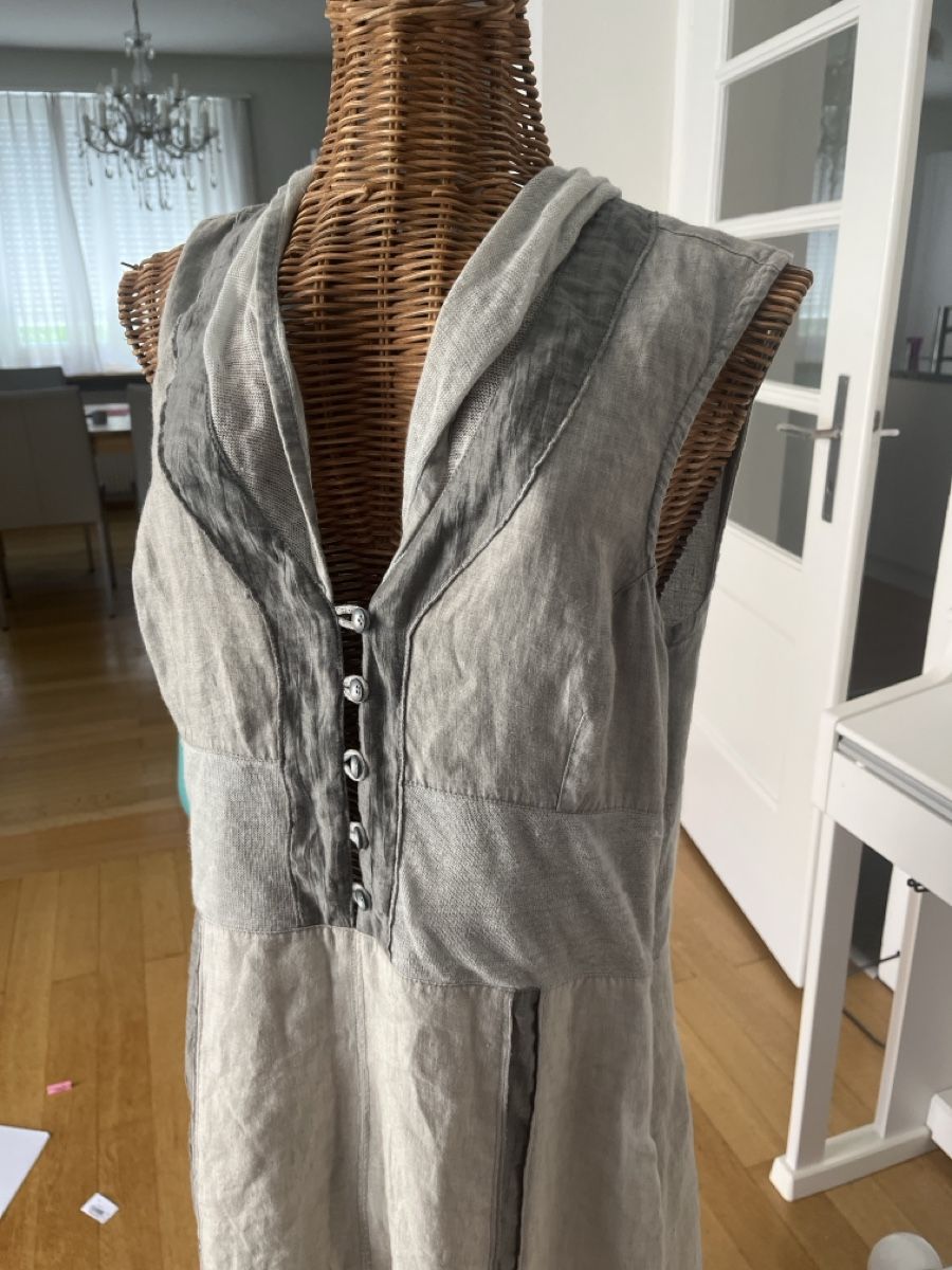 Nile Vestiti: Leinenkleid, Nile mit Kapuze, S – Usato da Solothurn venduto da Bobesch08 7