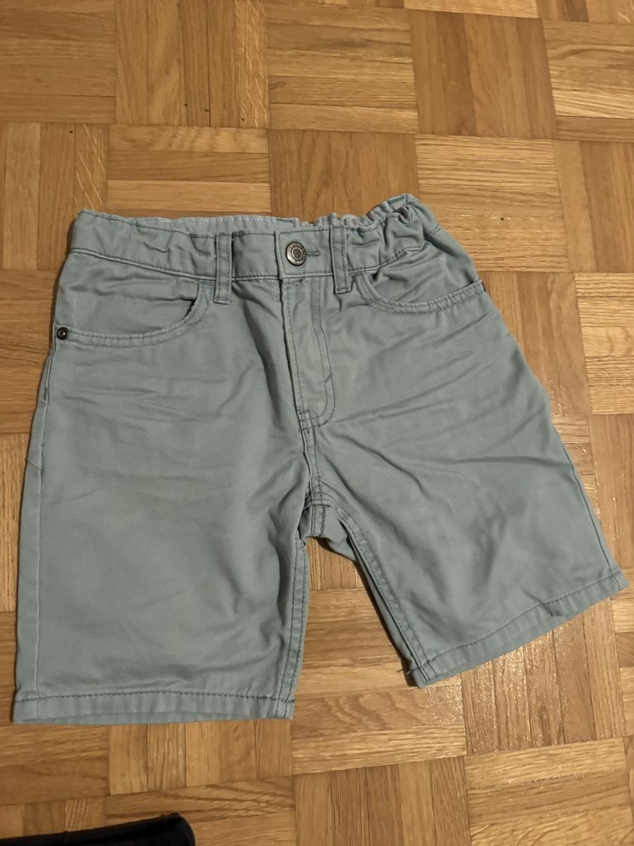 Pantalons: Kinder Shorts Grosse 116 – D'occasion à Zürich par zd_1965 2