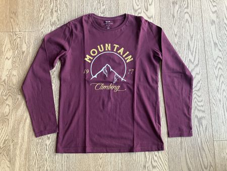 Weinrotes Langarmshirt 164