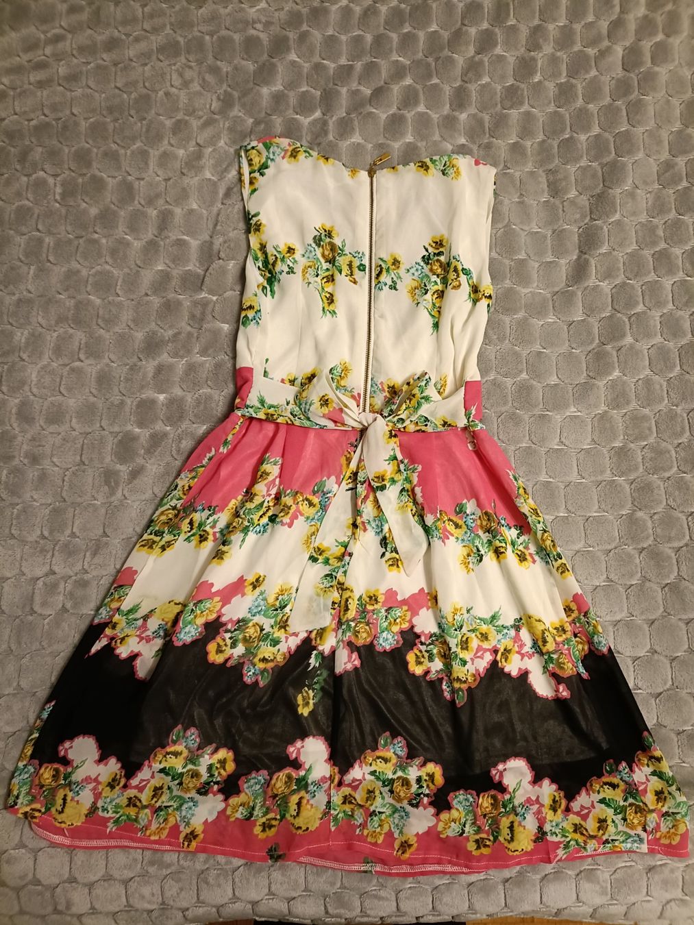 Kleider: Kleid mit Blumen Gr. M – Gebraucht aus Zürich von Xenox_ng 1