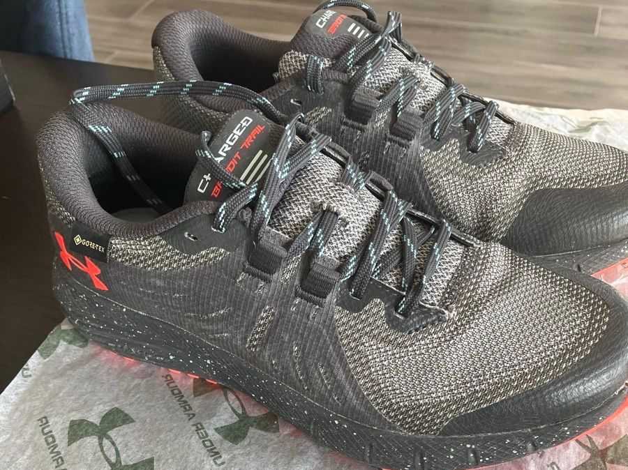 Under Armour Scarpe da donna: Under Armour trail shoe – Nuovo (secondo la descrizione) da Dübendorf venduto da ful_572w 1