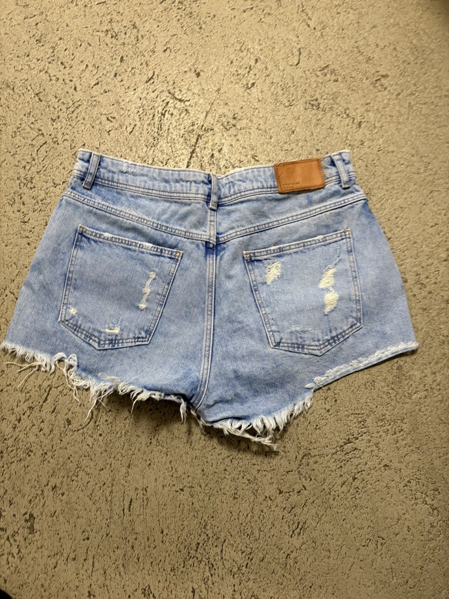 Zara Pantaloni: Damen Short,Gr.40;Zara – Usato da Winterthur venduto da Nena222 1