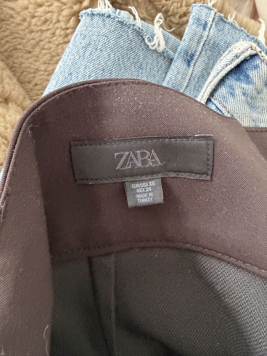 Zara Pantaloni: Zara Trousers – Nuovo (secondo la descrizione) da Wald ZH venduto da mar_lvt7 2